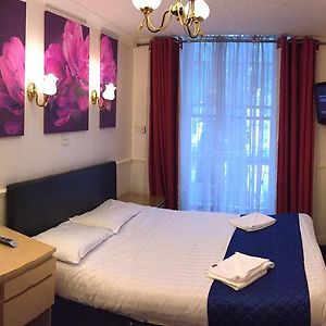Kamer met een Queen Size Bed